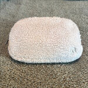 Lululemon Cream Sherpa everywhere belt bag